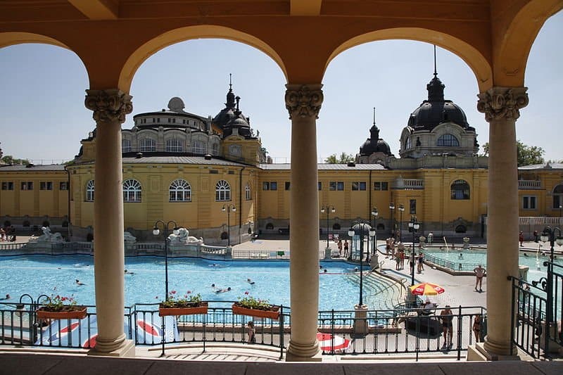 800px-Széchenyi Budapest