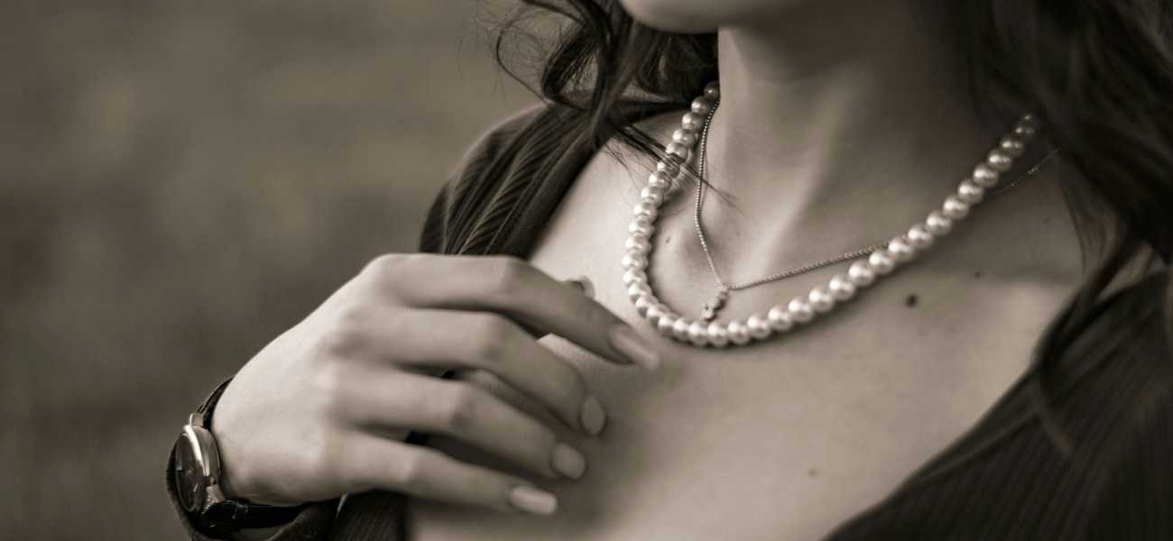 A String Of Pearls – An Erotic Story A String Of Pearls – An Erotic Story