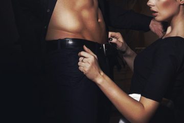 Cómo hacer una cubana o masturbación con los pechos en pareja