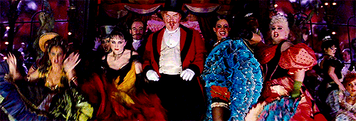 gif de la pelicula moulin rouge