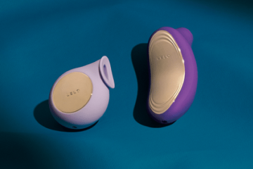 Juguetes sexuales prémium con diseño ergonómico sobre fondo oscuro