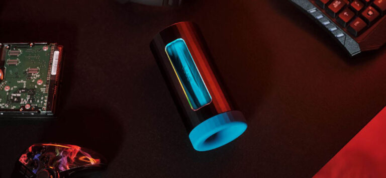 LELO F1S V3, manga de estimulación para el pene disponible en tamaño normal y XL