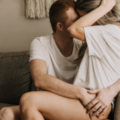 Messo in attesa - Storia erotica audio