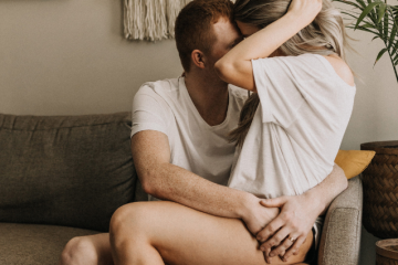Messo in attesa - Storia erotica audio